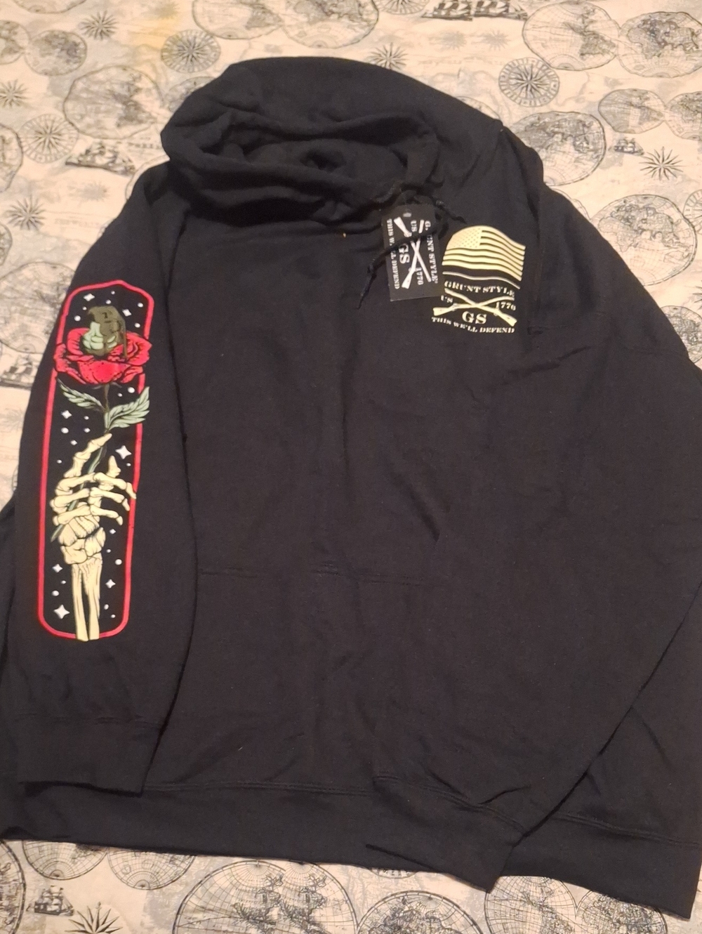 Grunt Style Black Pullover Hoodie With Print On Sleeve Mens Xxxl / 3x